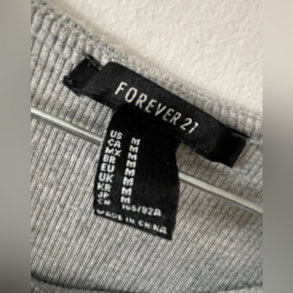 Shirt:Cutout long sleeves - Picture 4 of 5